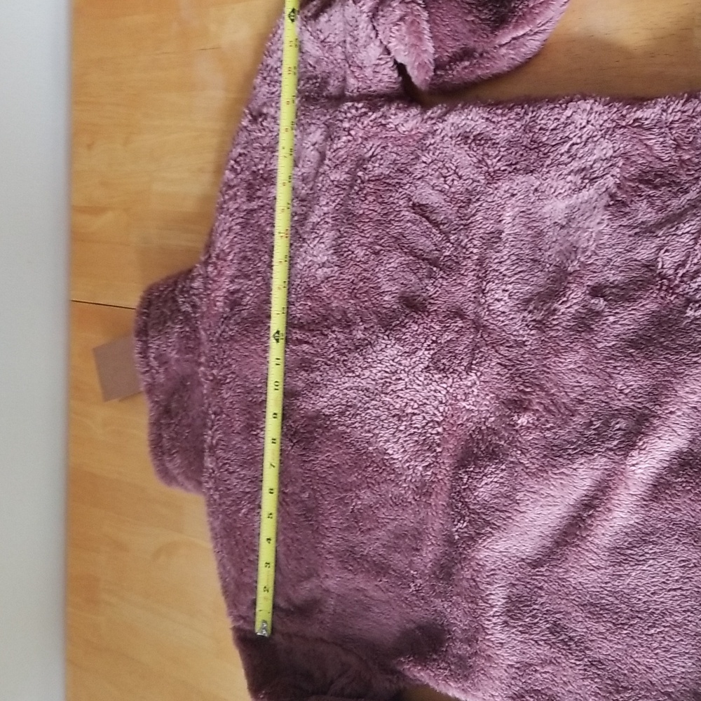 The North Face Furry Fleece Pullover - Picture 7 of 9